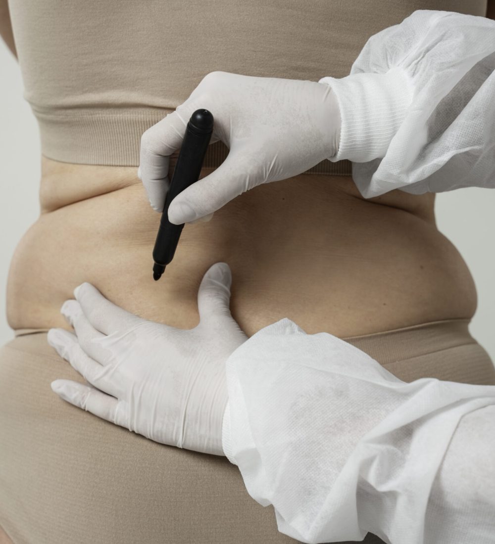 maos-de-vista-traseira-com-luvas-desenhando-com-marcador